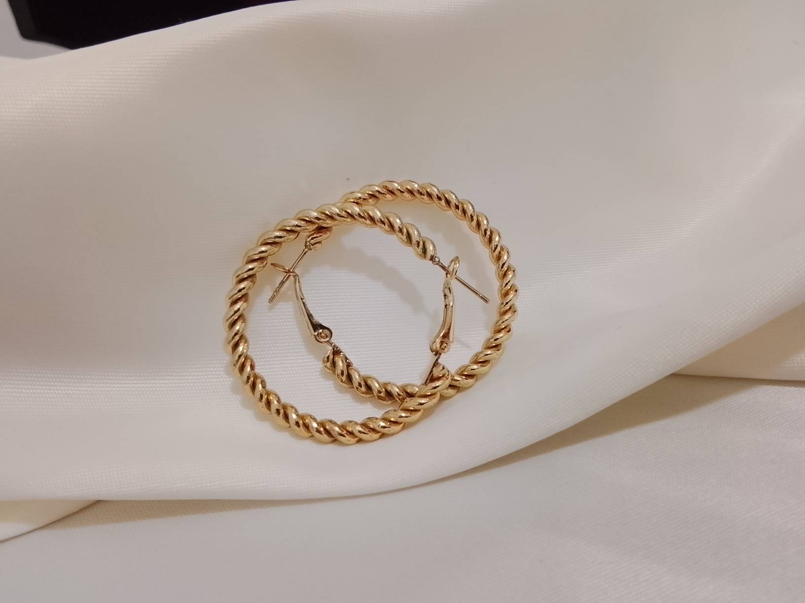 گوشواره حلقه ای مدل طنابی